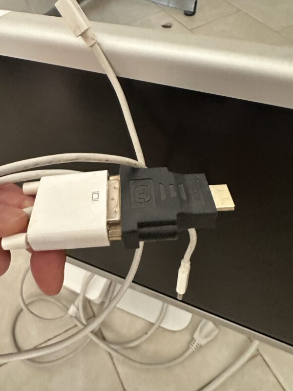 Apple Monitor - Image 2